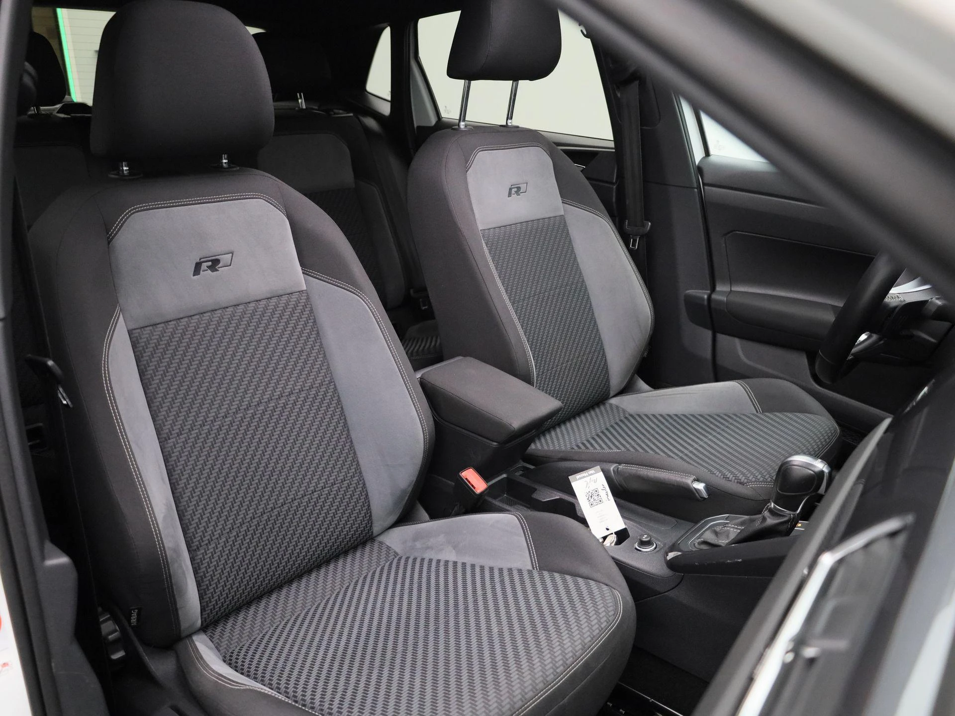 Volkswagen-Polo-image-41