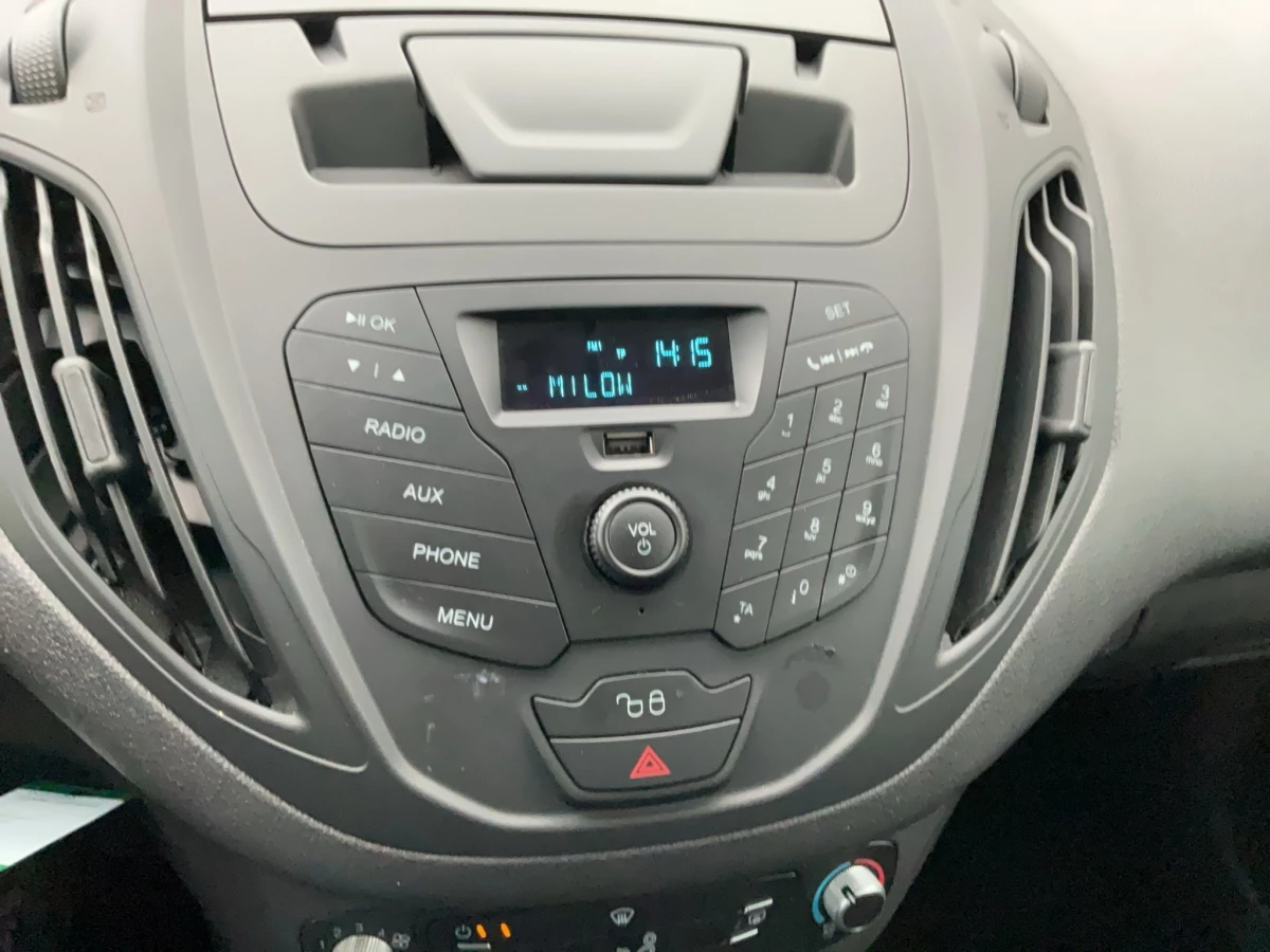 Ford-Transit Courier-image-12