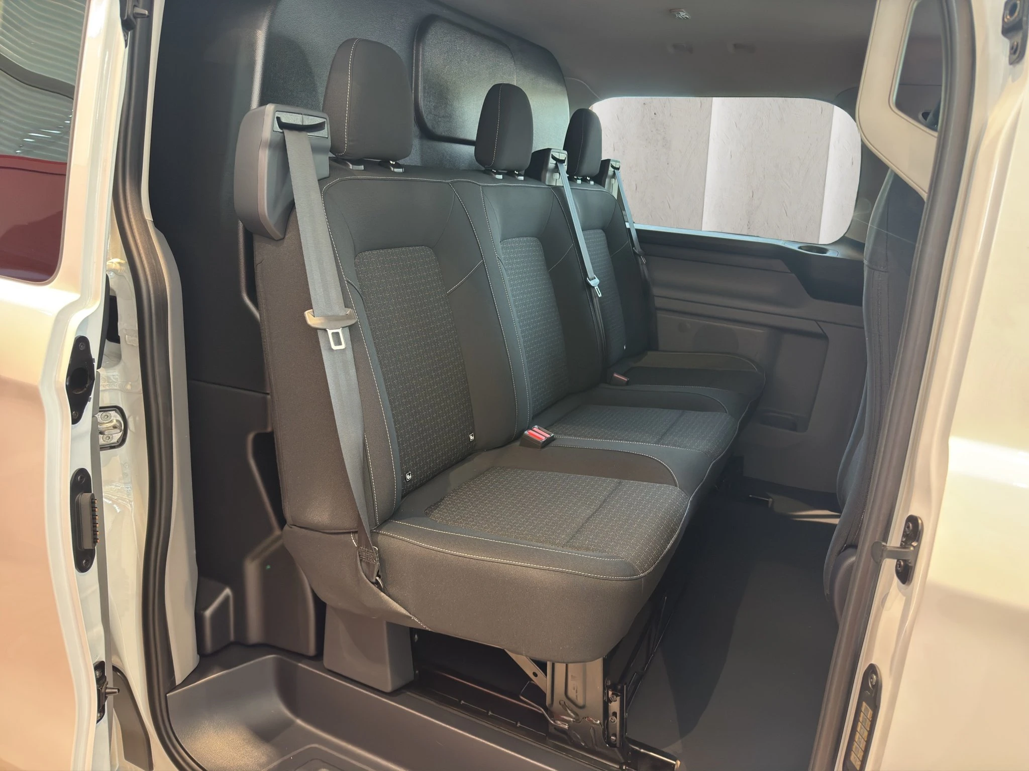 Ford-Transit Custom-image-7