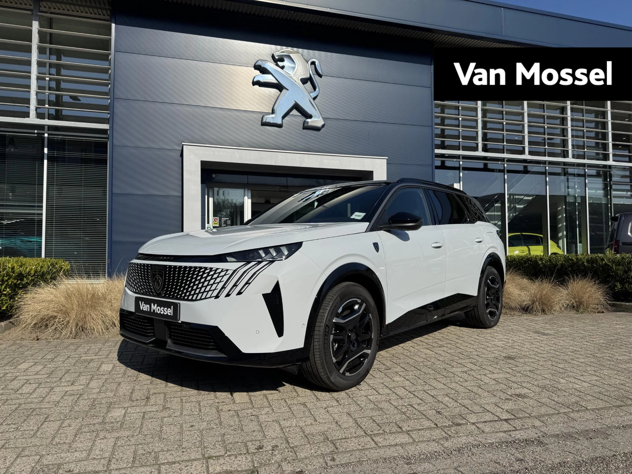 Peugeot-e-5008-image-0