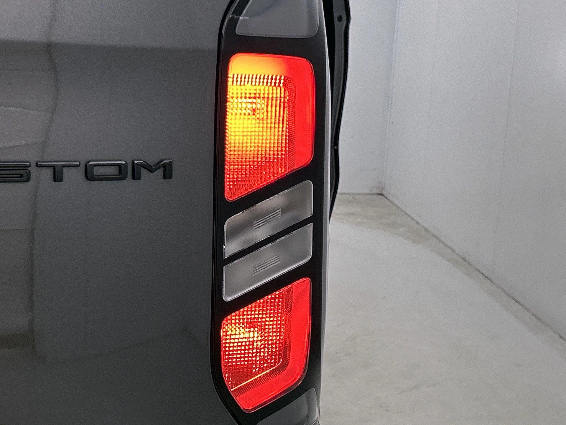 Ford Transit Custom 300 2.0 TDCI L2H1 Limited