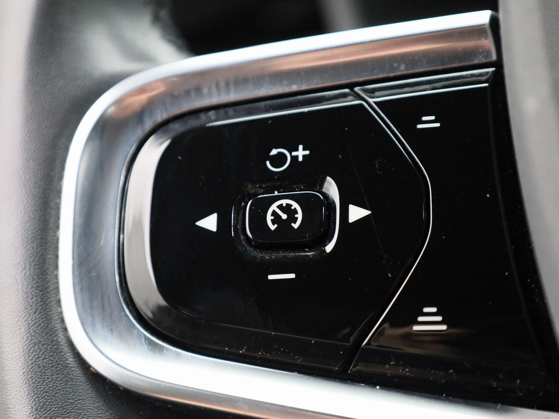 Polestar-2-image-23