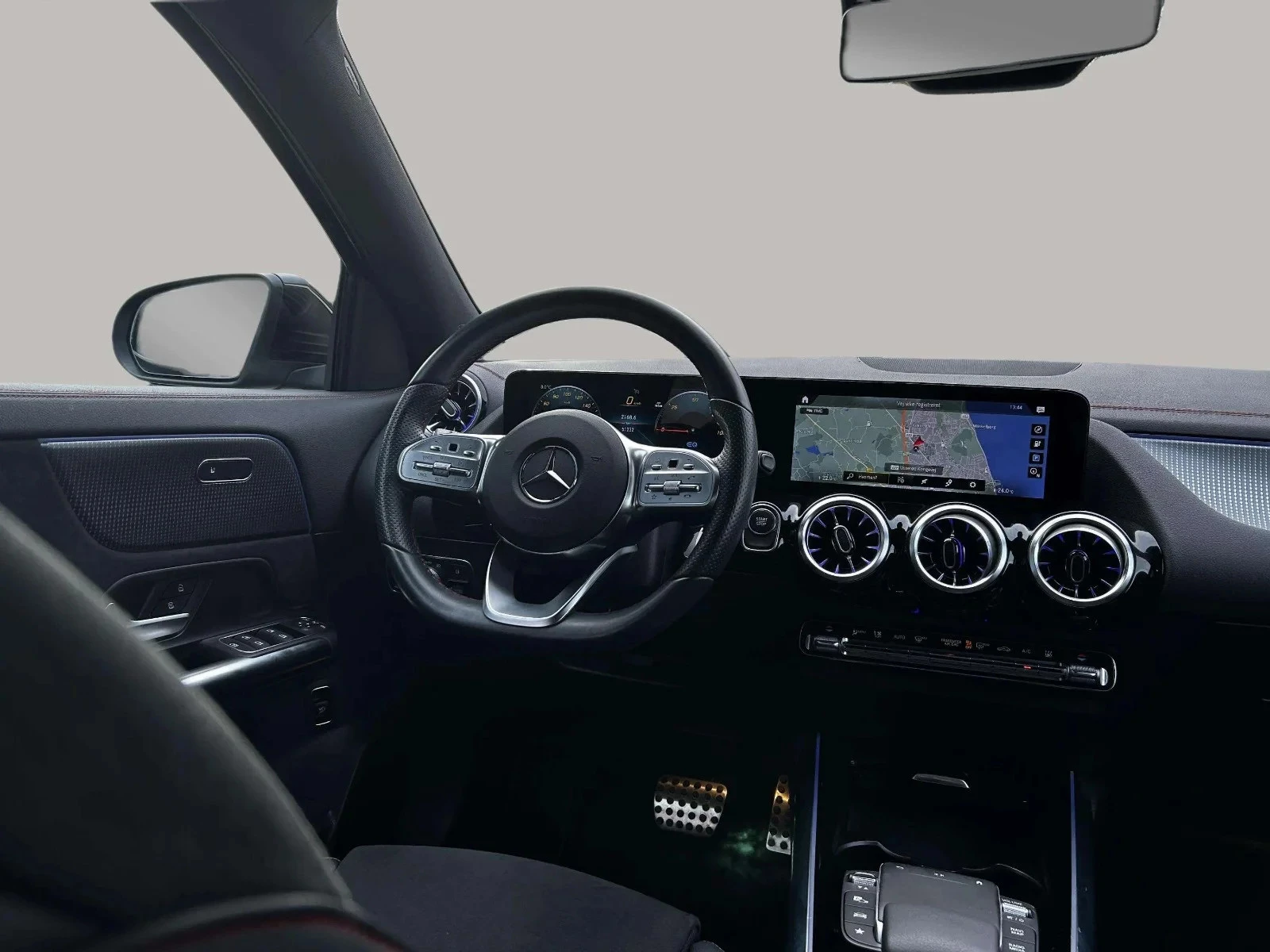 Mercedes-Benz-EQA-image-15