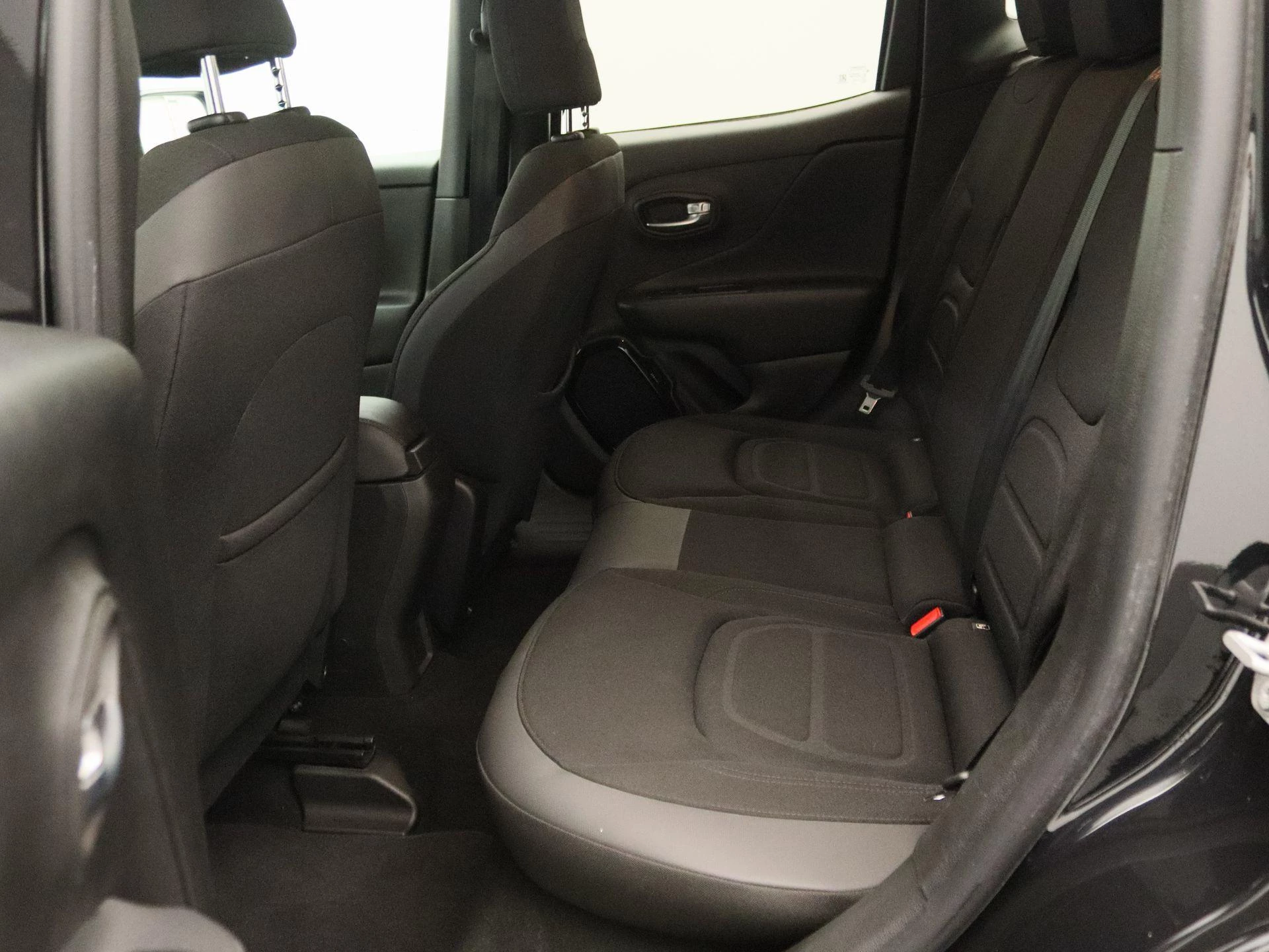 Jeep-Renegade-image-12