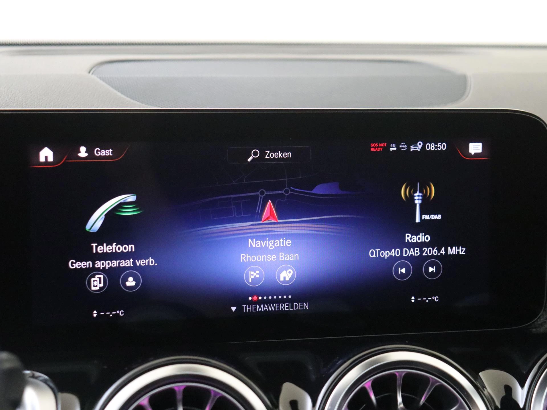 Mercedes-Benz-GLB-image-15