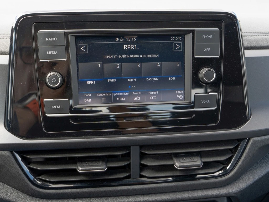 Volkswagen-T-Roc-image-11