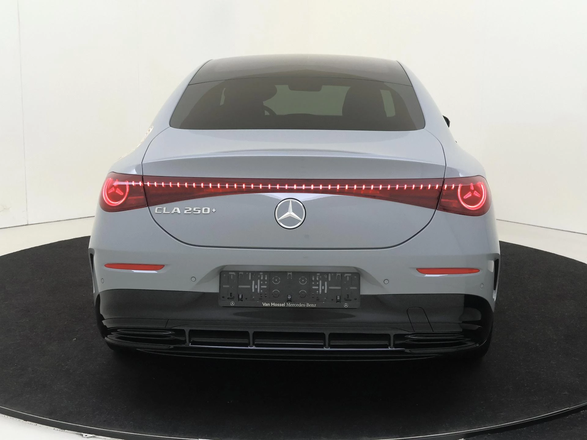 Mercedes-Benz-CLA-image-5