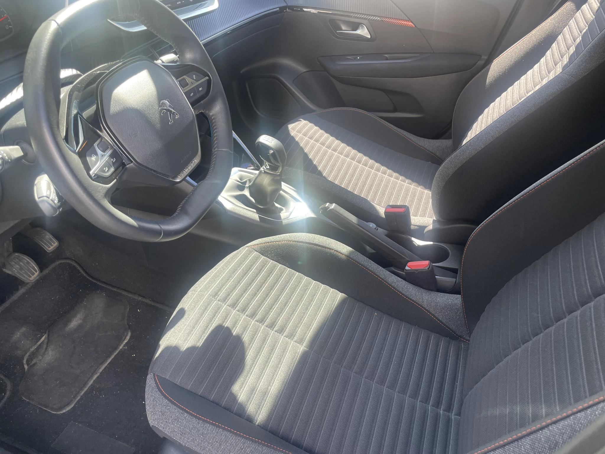 Peugeot-208-image-11