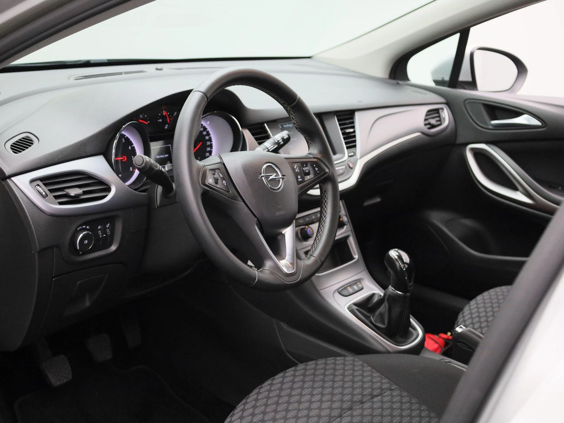Opel-Astra-image-24