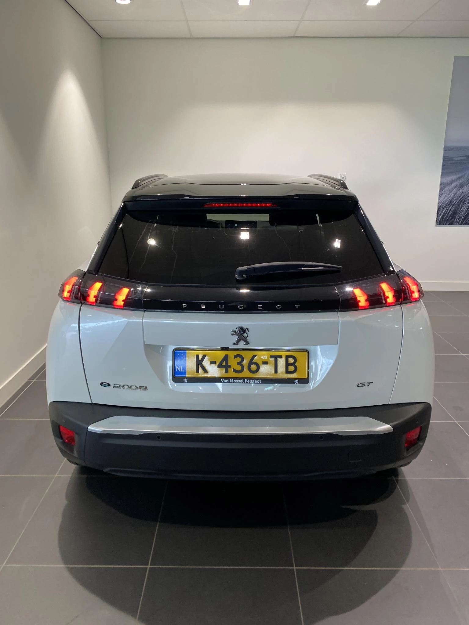 Peugeot e-2008