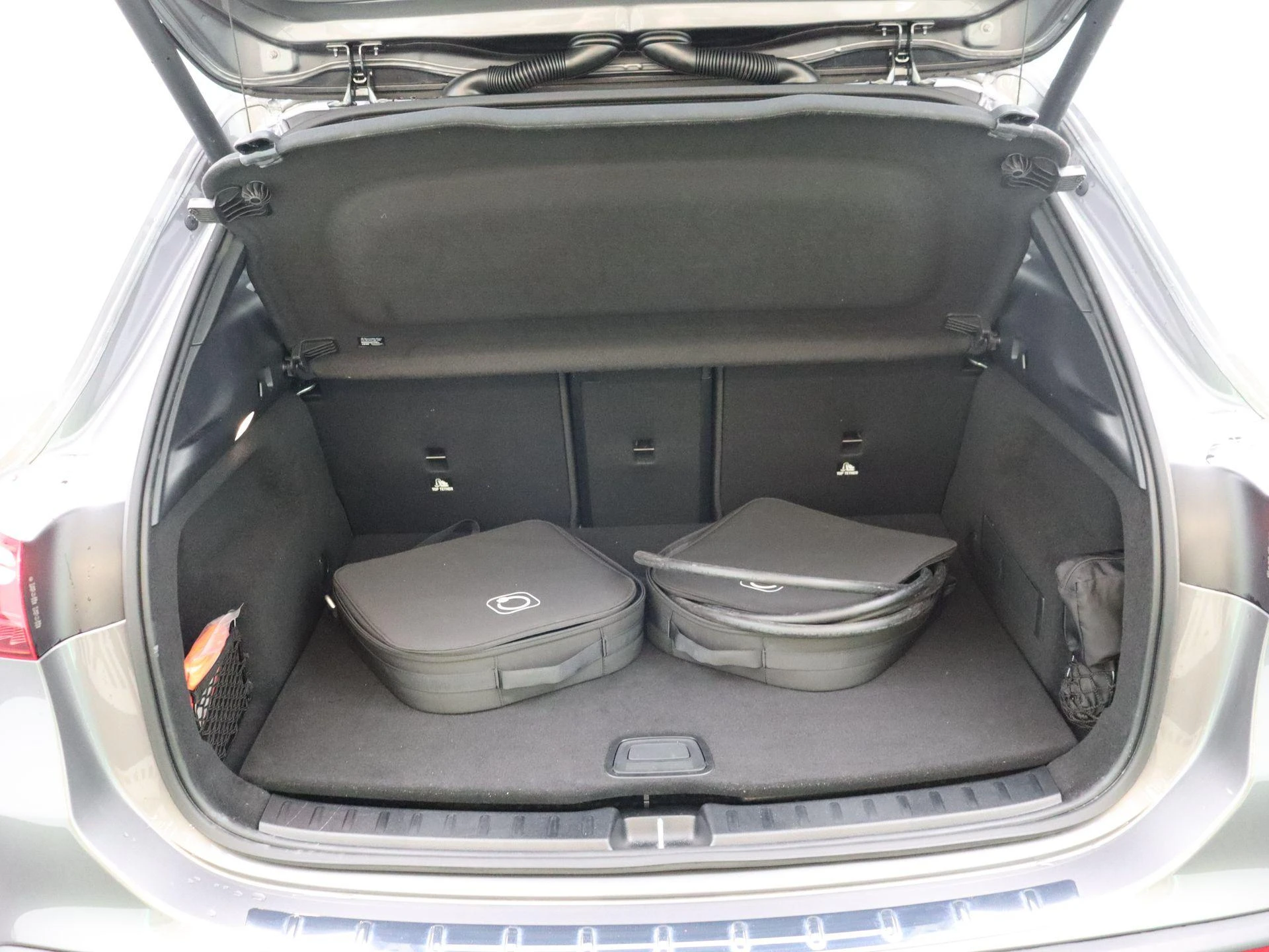 Mercedes-Benz EQA 250+ Star Edition + BURMESTER + PANO DAK + HEAD UP + CARPLAY +