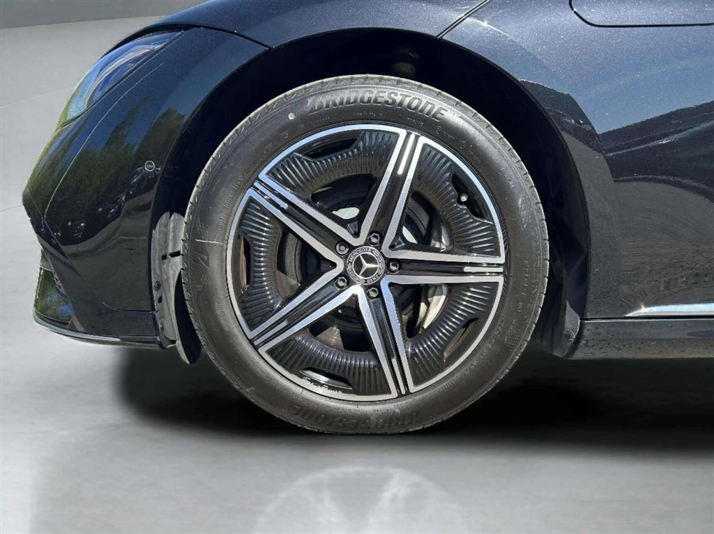 Mercedes-Benz-EQE-image-8