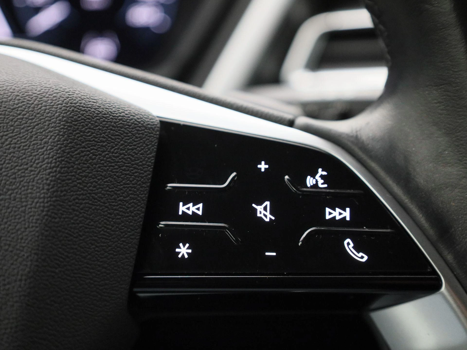 Audi-Q4 e-tron-image-23