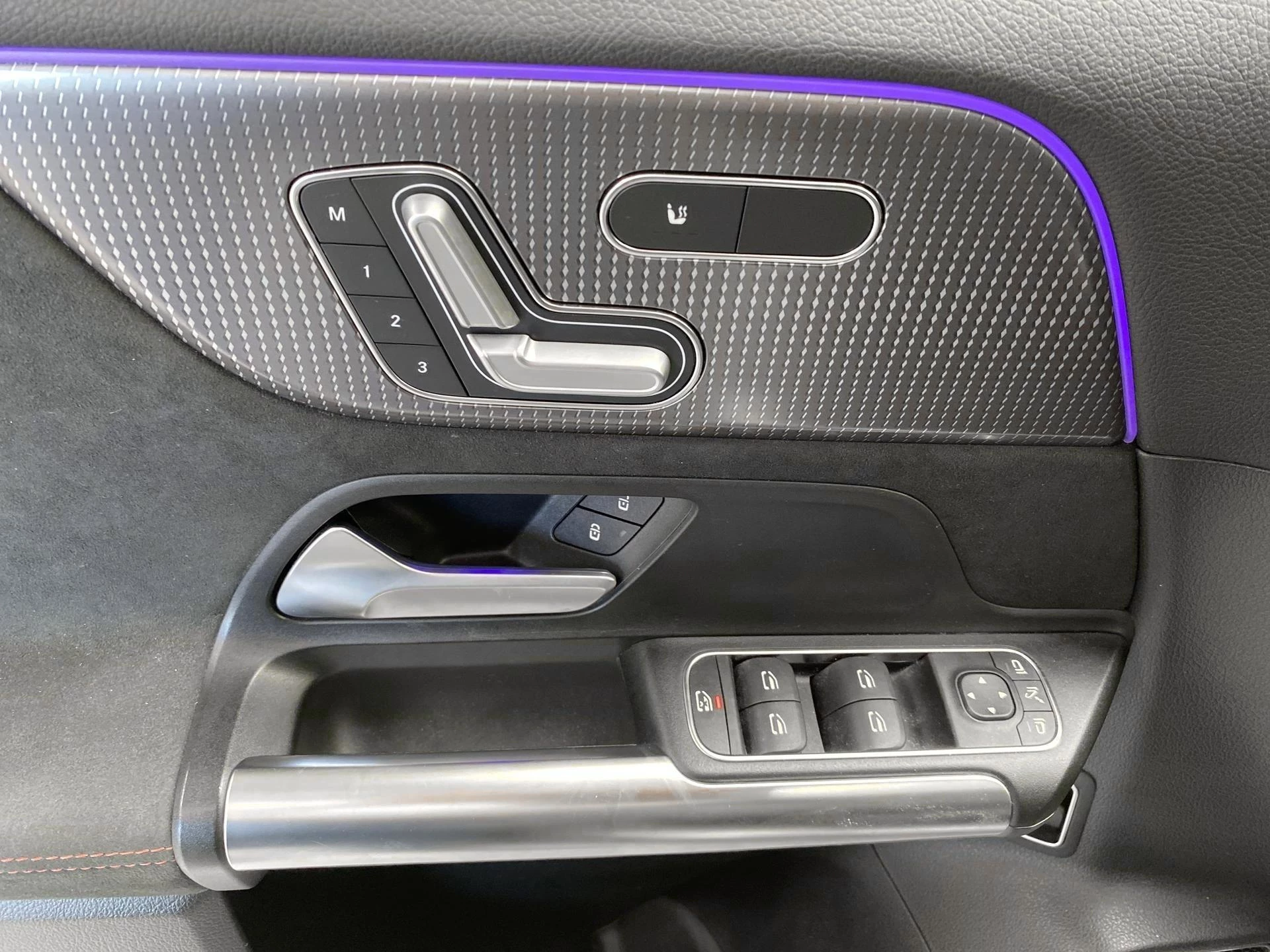 Mercedes-Benz-EQA-image-15