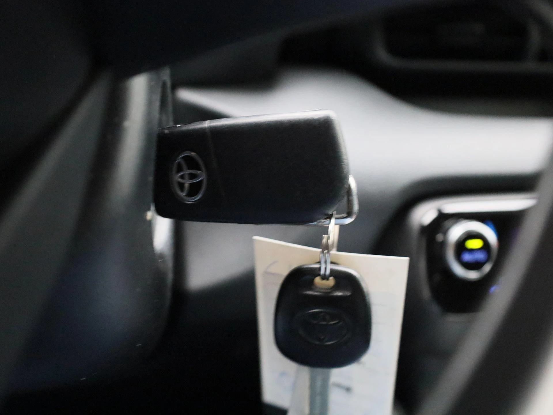Toyota-Yaris-image-20