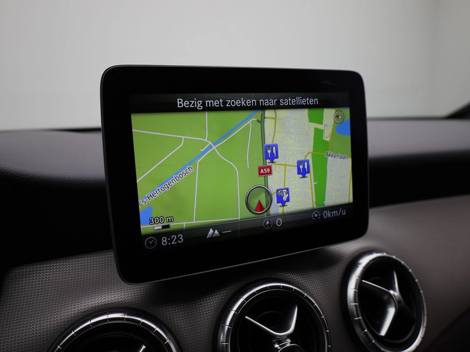 Mercedes-Benz-CLA-image-27