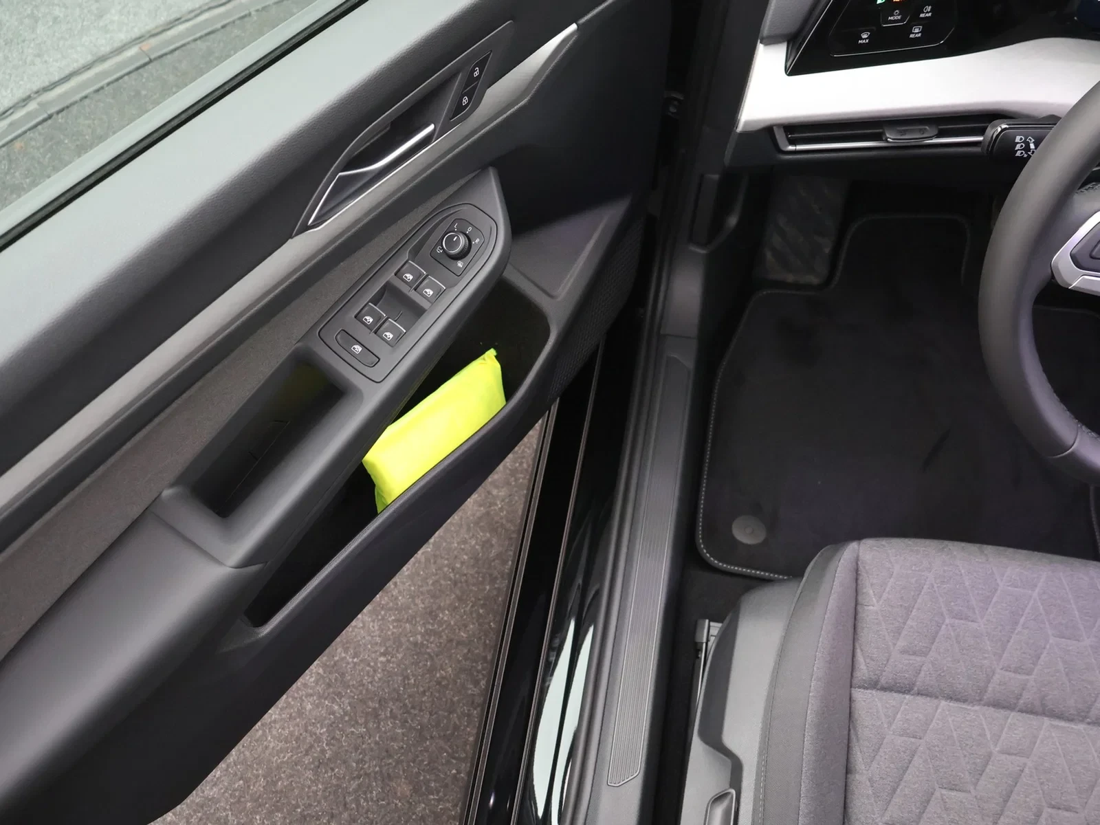 Volkswagen Golf VIII Golf Life Business 1.5eTSI 116PK *AUTOMAAT*TREKHAAK*DEMO*NAVI*ACC*PDC*CAMERA*...*