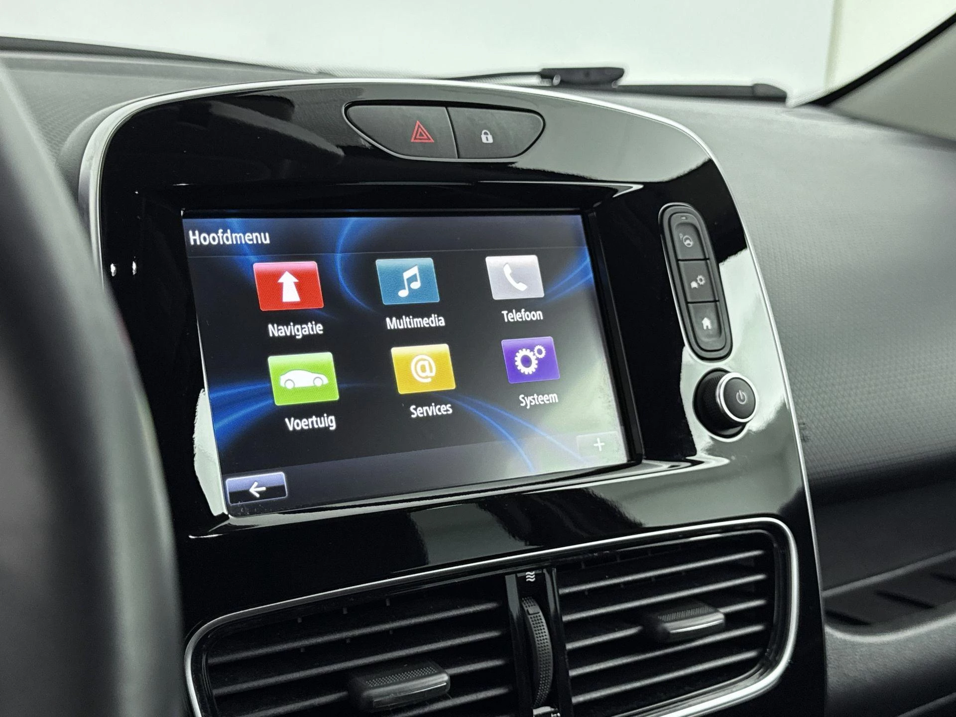 Renault-Clio-image-14