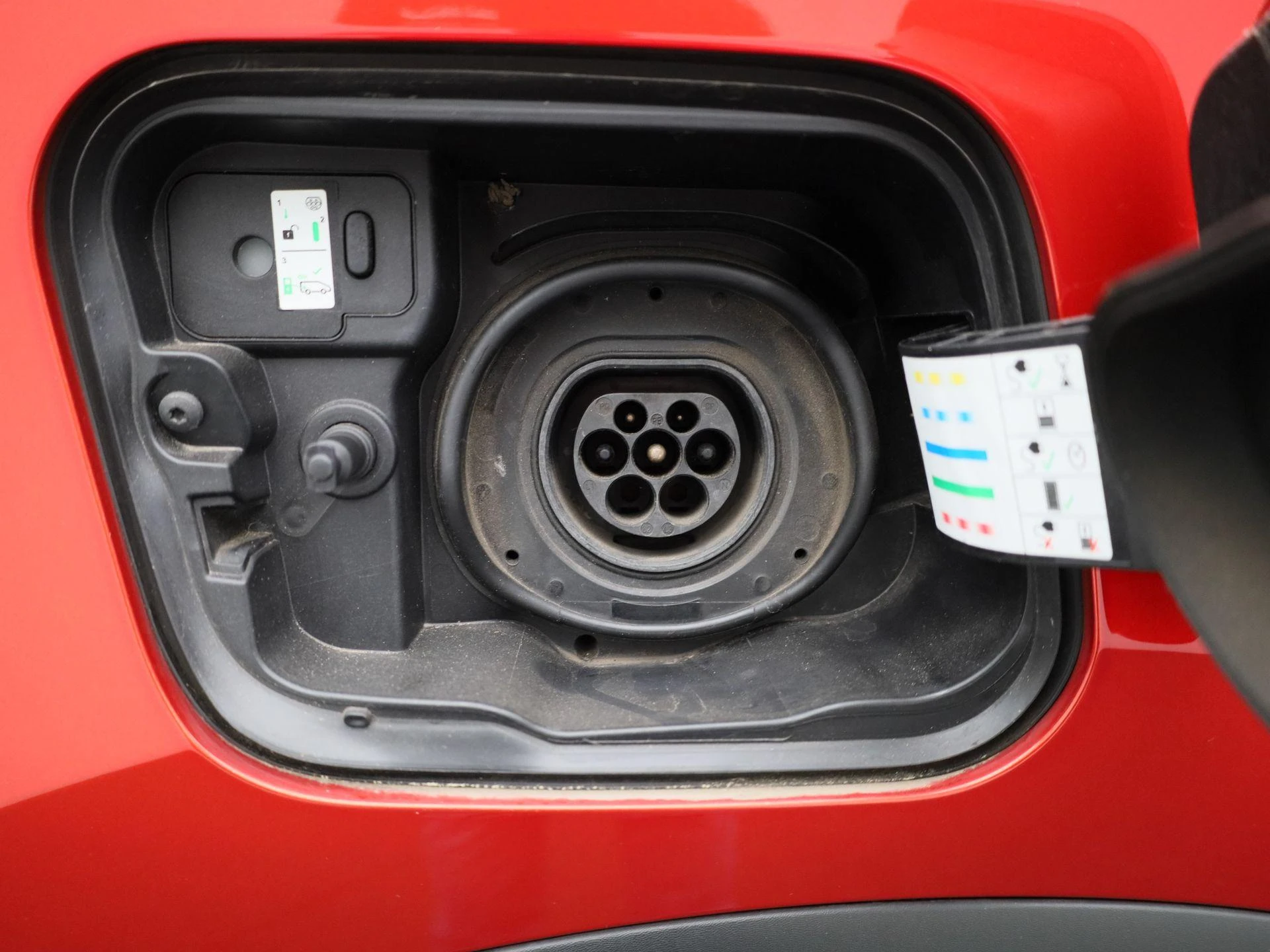 Renault Captur 1.6 E-Tech Plug-in Hybrid Initiale Paris 160PK