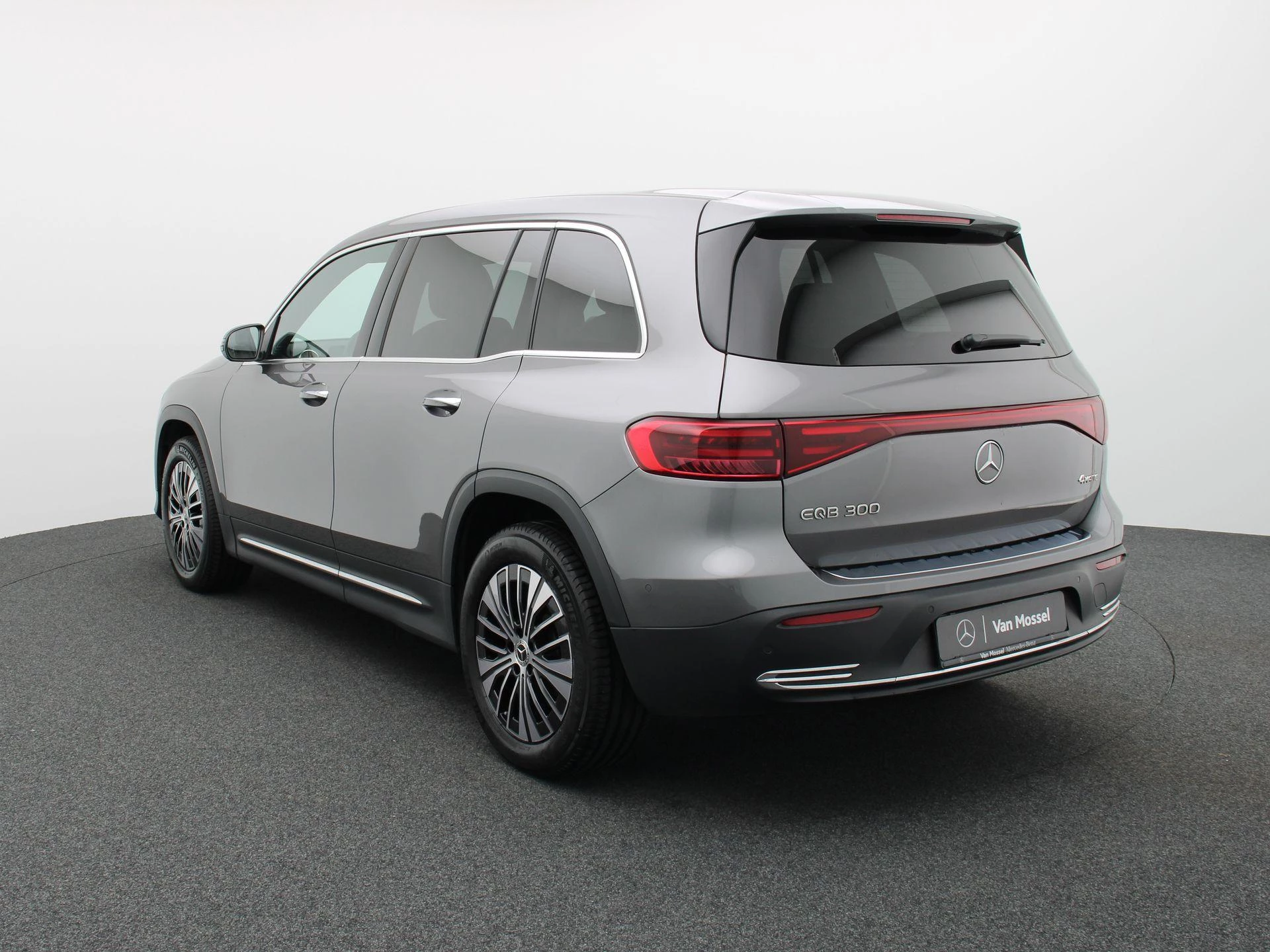 Mercedes-Benz EQB 300 Luxury Line 4Matic + CARPLAY + ELECTRIC ART ADVANCED PLUS +