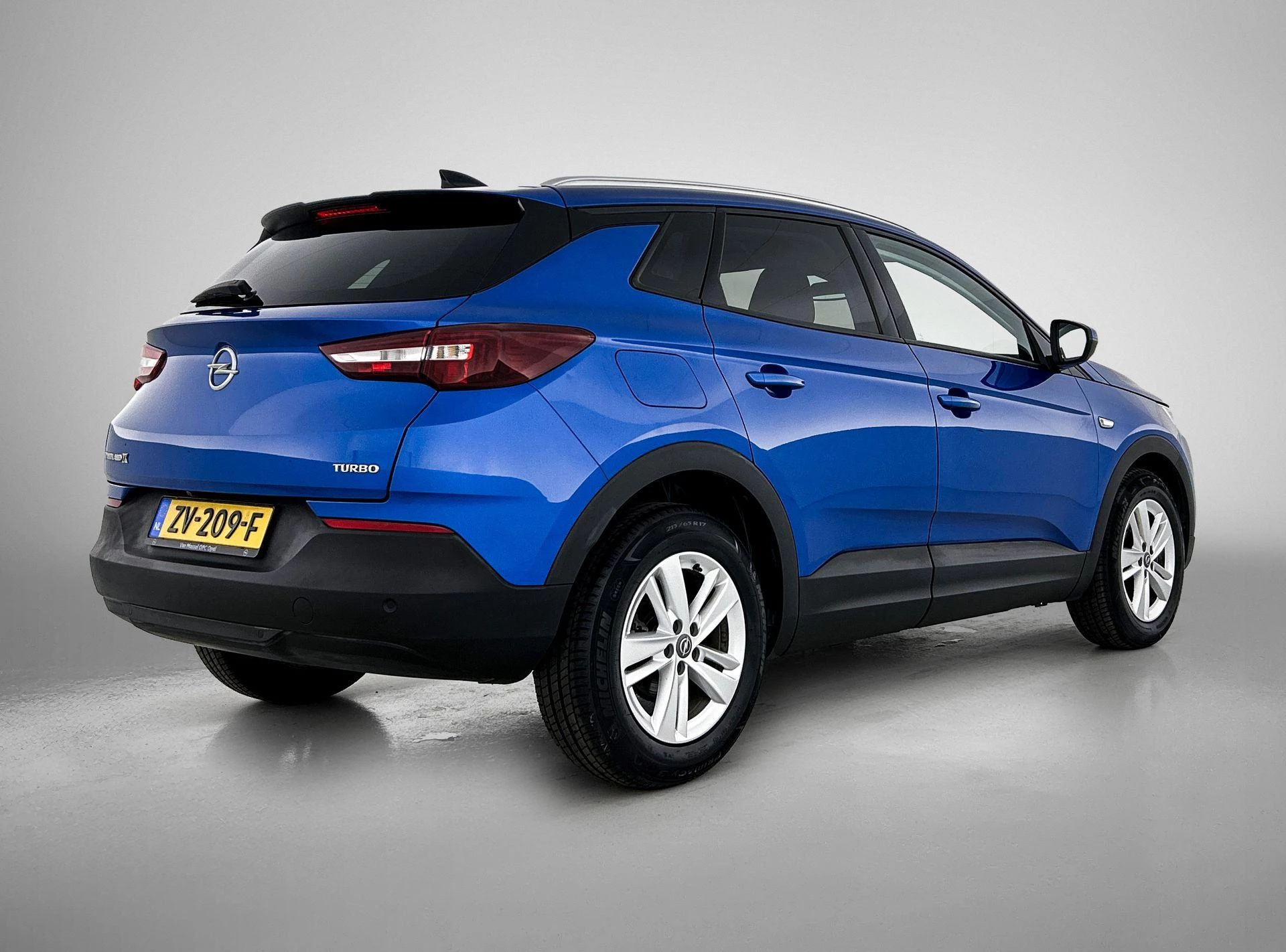 Opel Grandland X 1.2 Turbo Business +