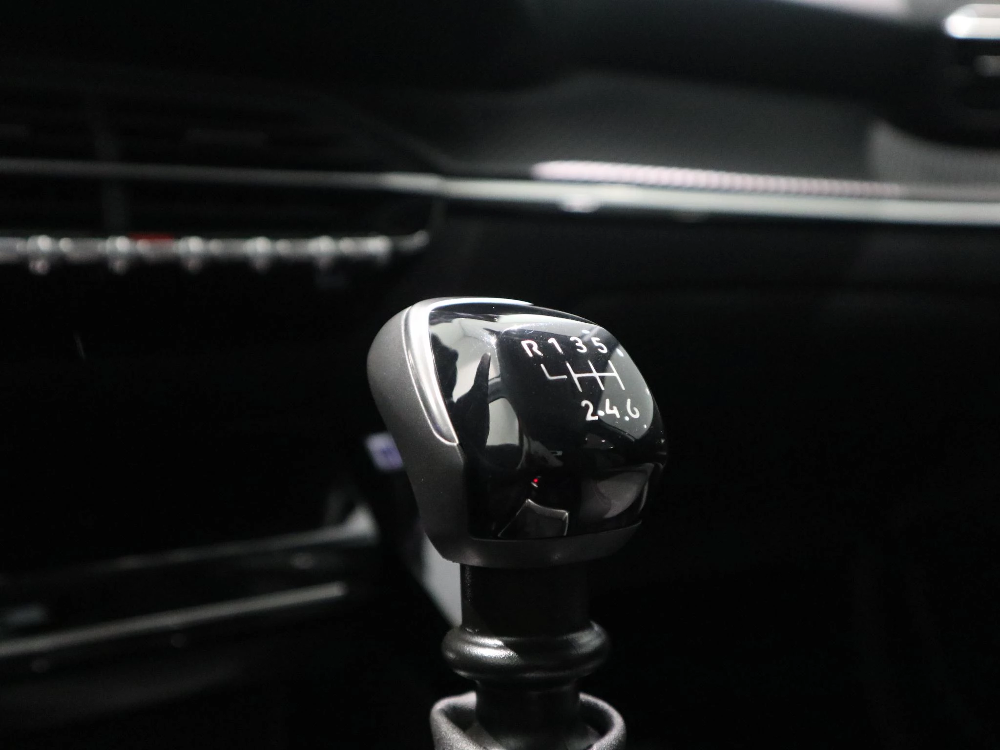 Peugeot-208-image-21