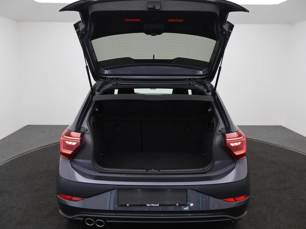 Volkswagen-Polo-image-11