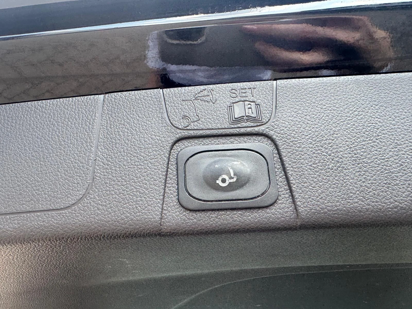 Ford-C-MAX-image-26
