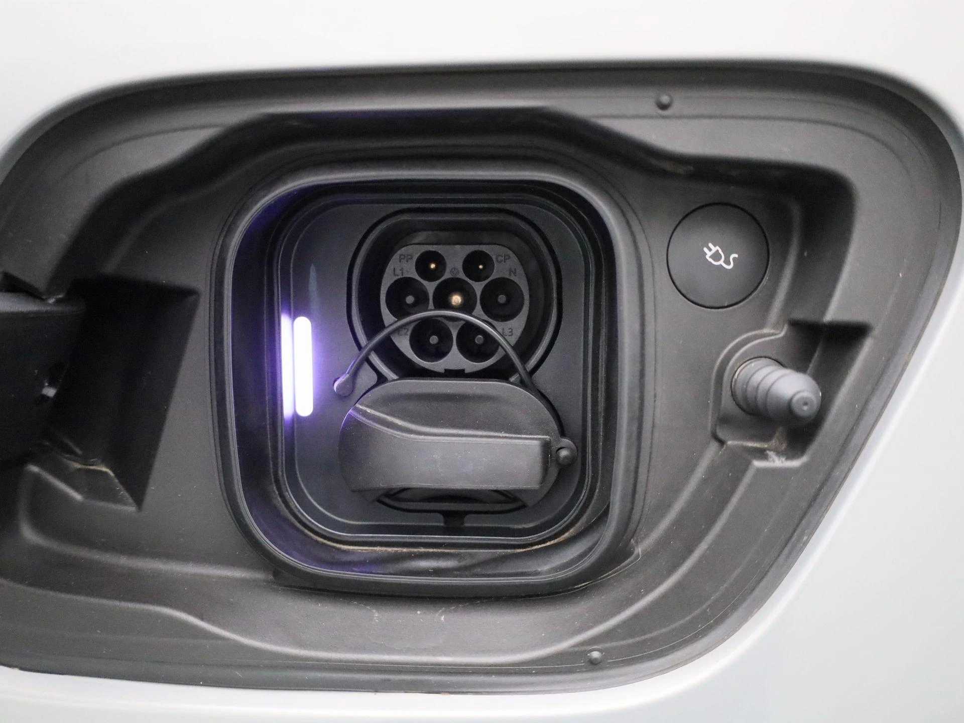 Volvo-C40-image-16