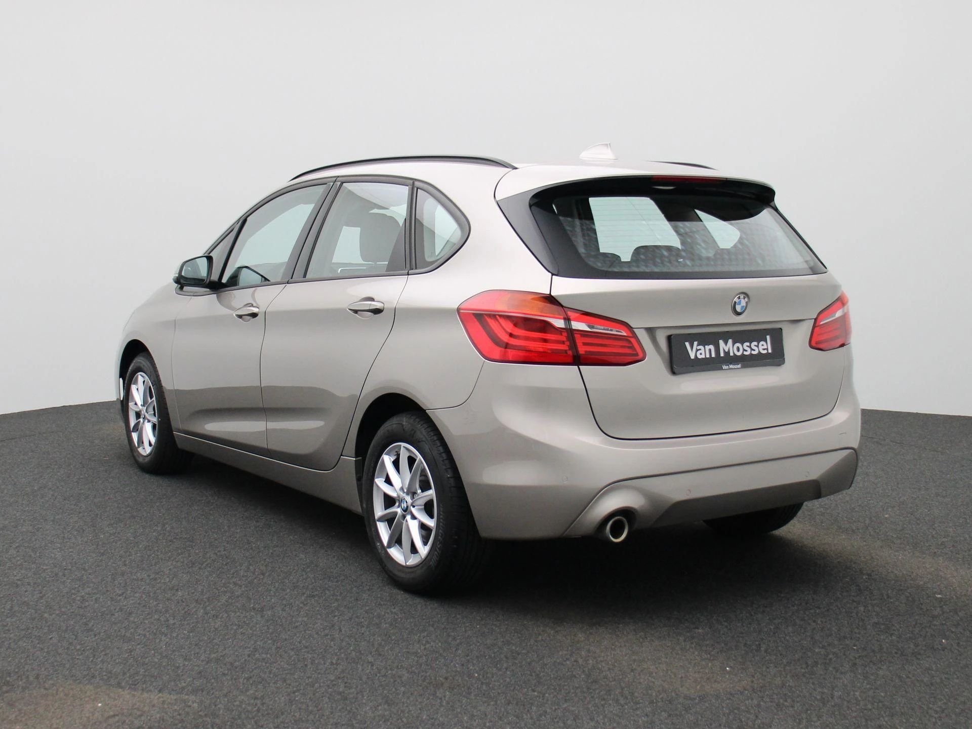 BMW-2 Reeks-image-1