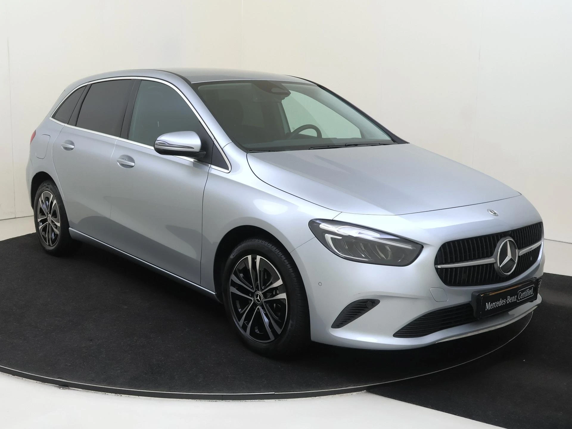 Mercedes-Benz-B-Klasse-image-1
