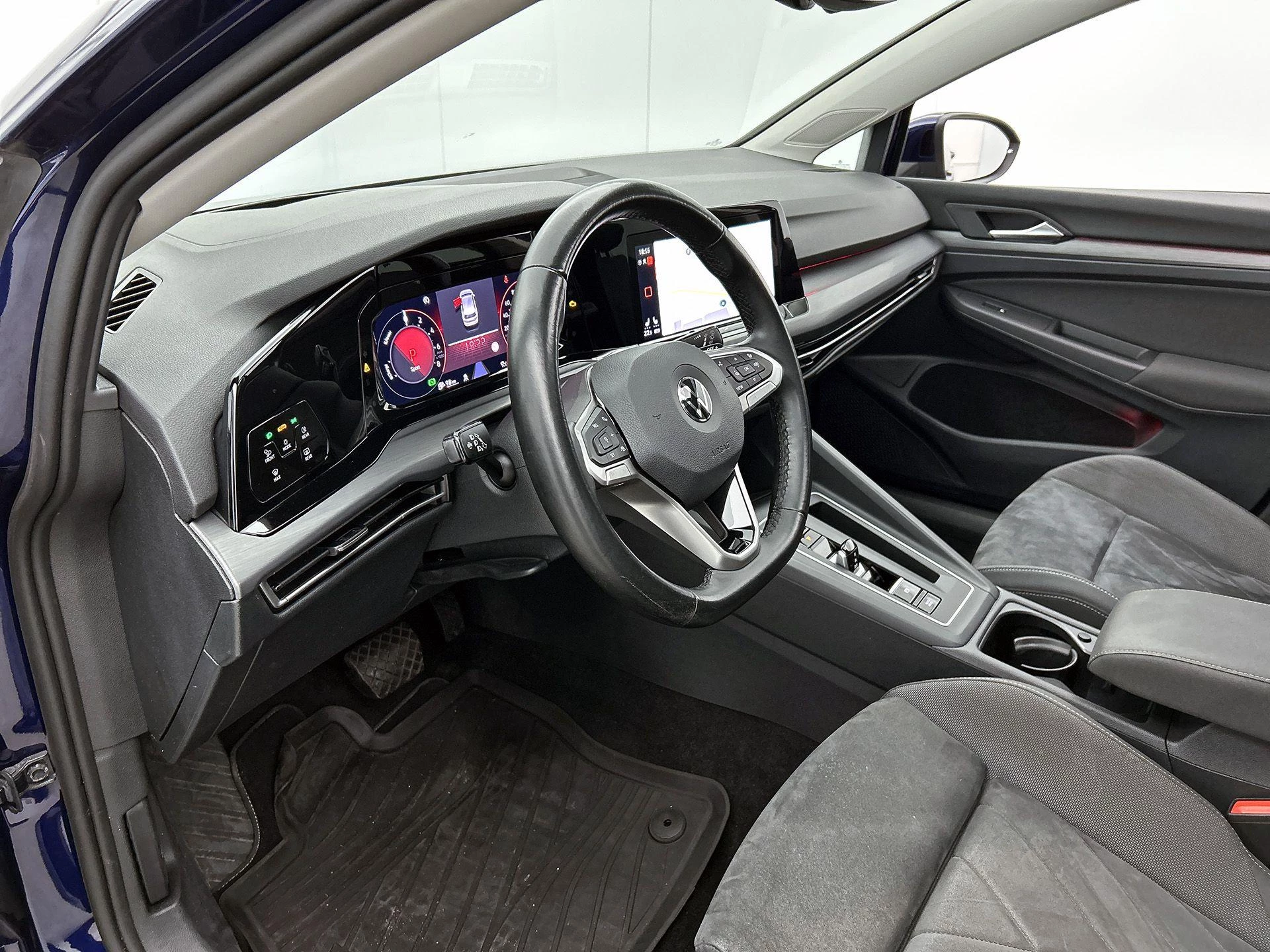 Volkswagen-Golf-image-19