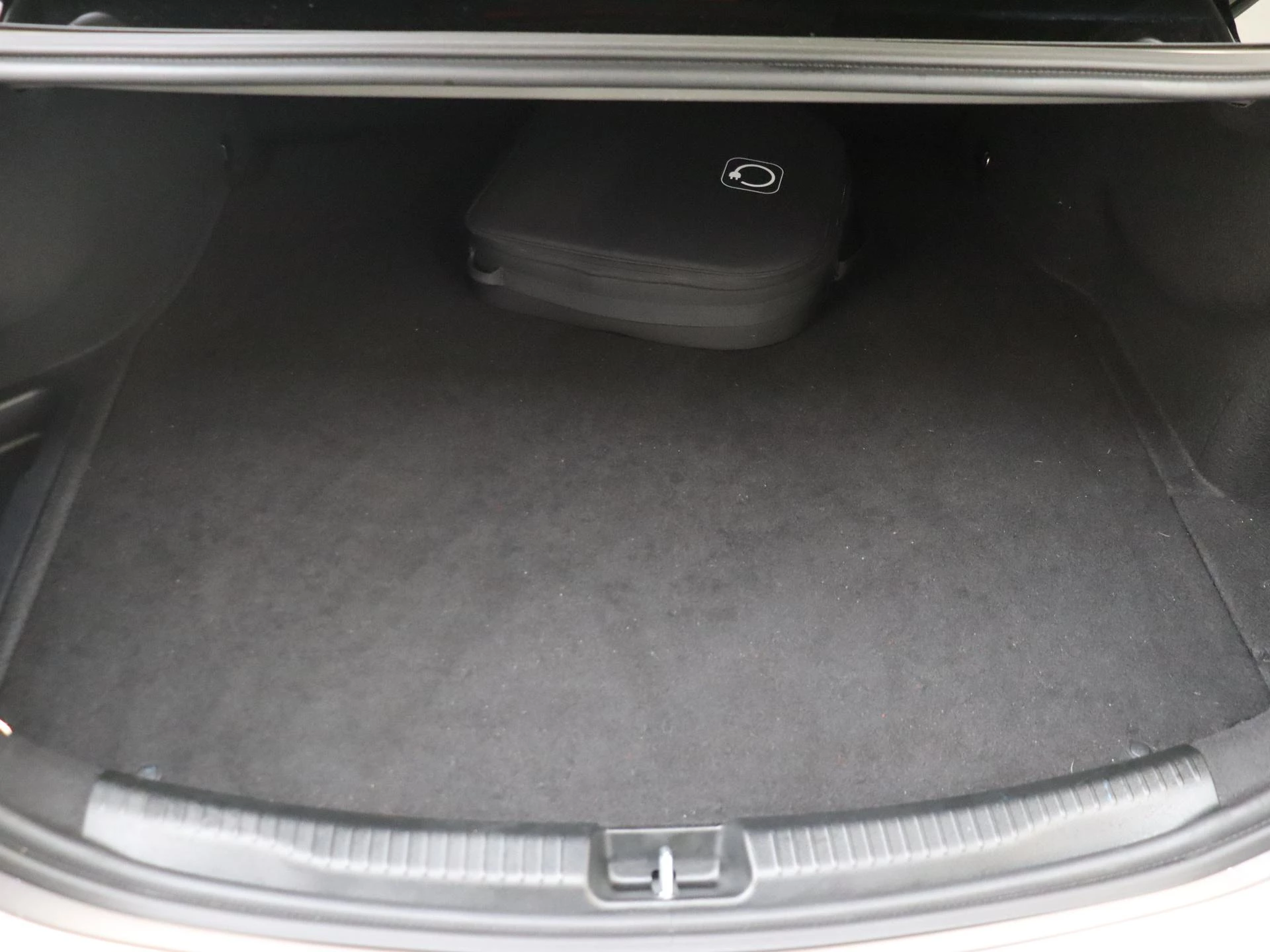 Mercedes-Benz-C-Klasse-image-29