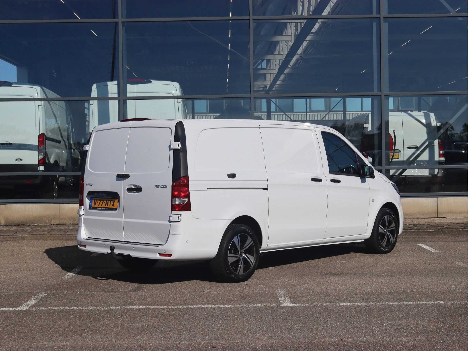 Mercedes-Benz-Vito-image-1