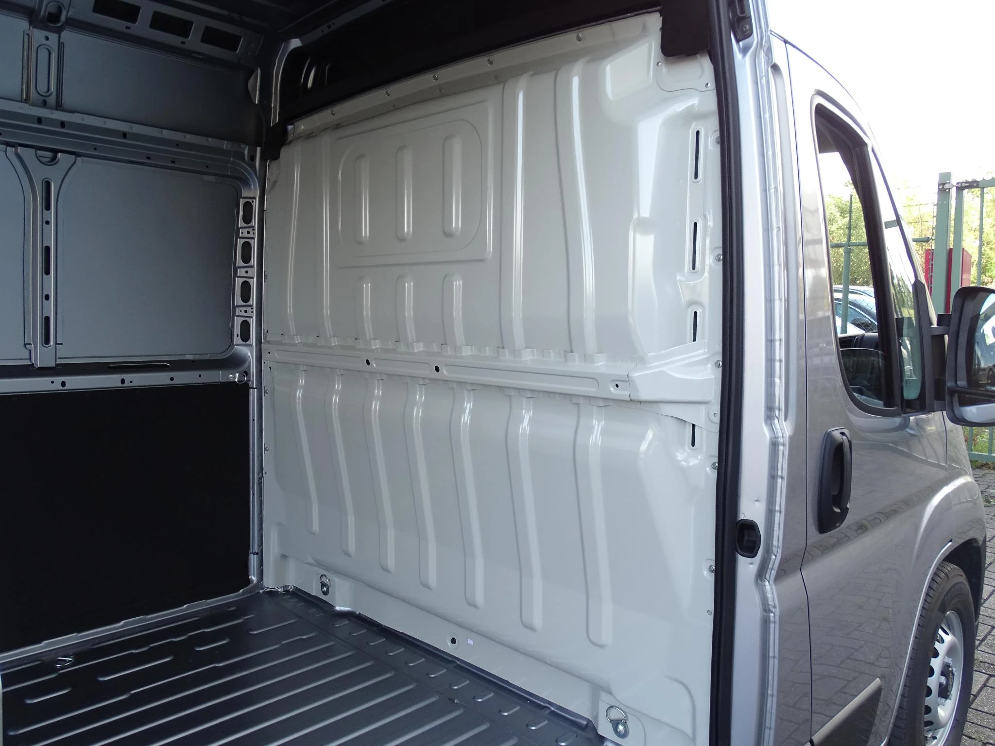 Opel-Movano-image-10