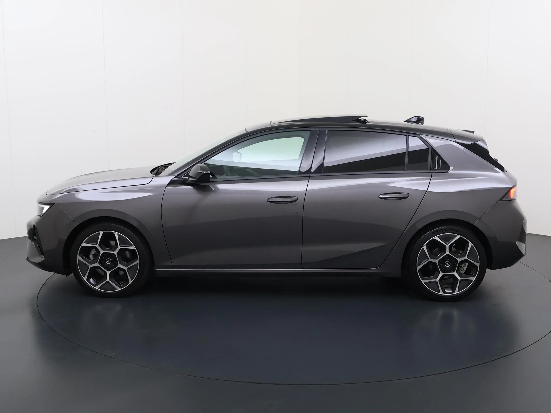 Opel-Astra-image-1
