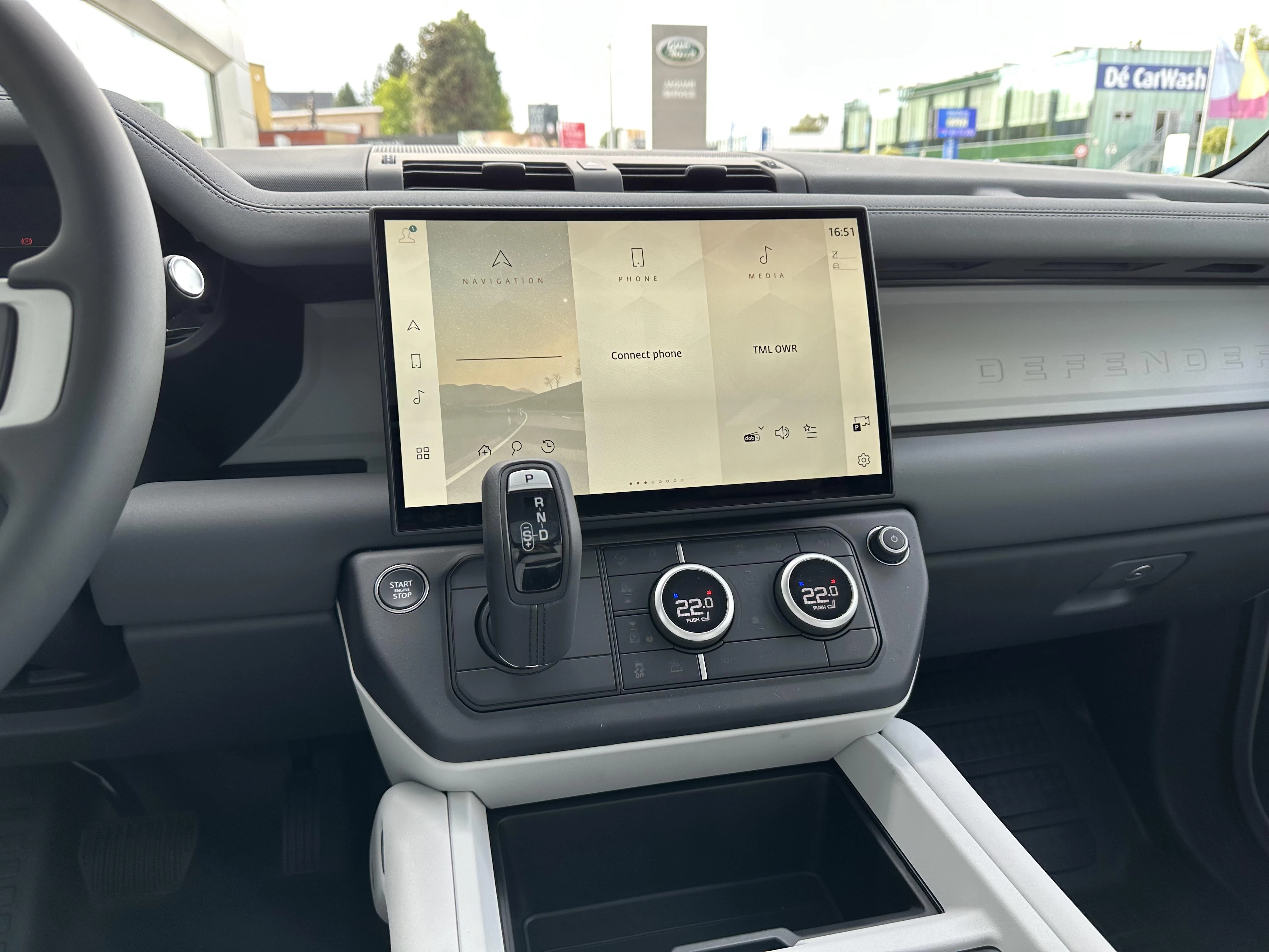 Land Rover-Defender-image-18