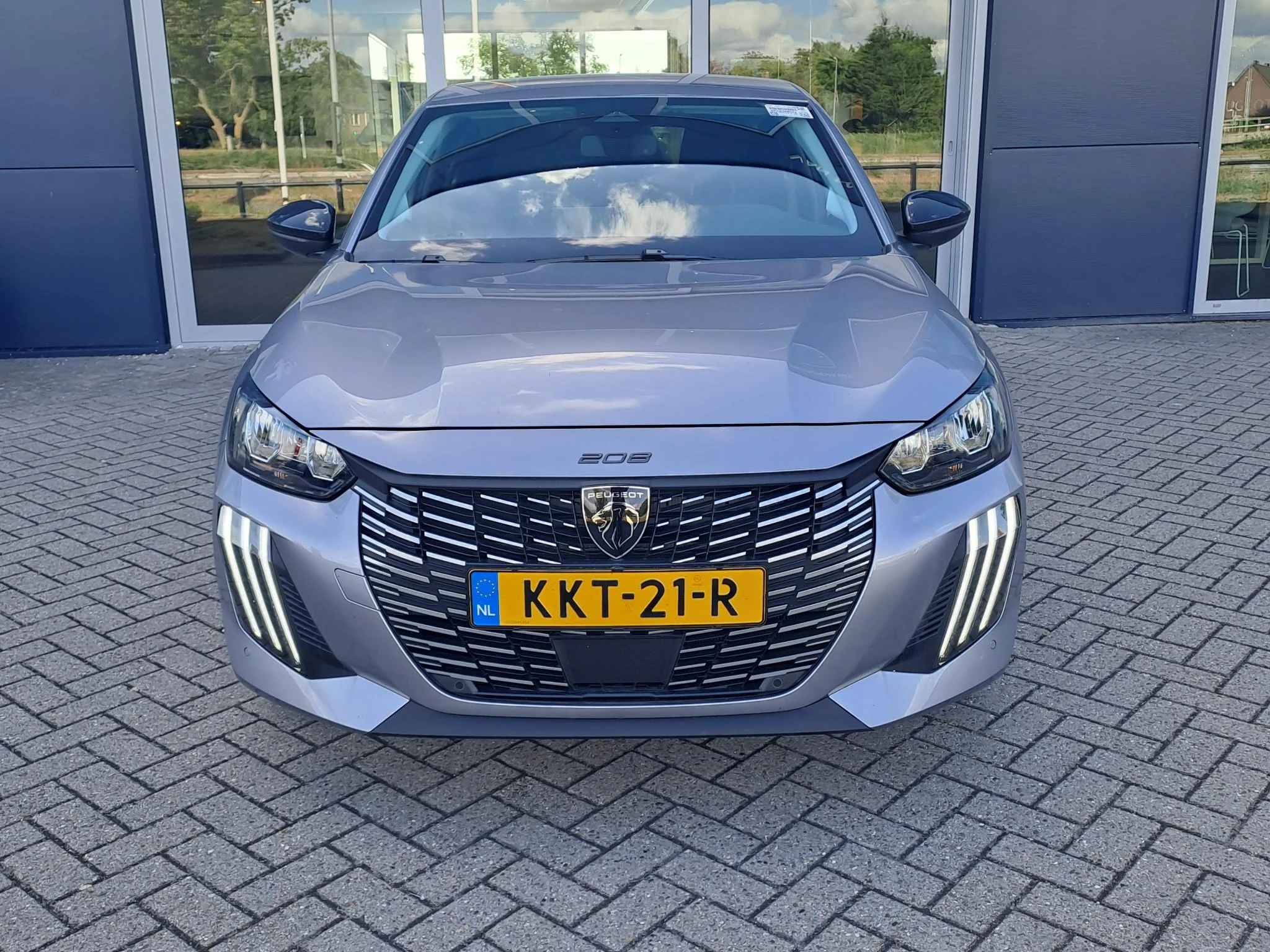 Peugeot-e-208-image-3
