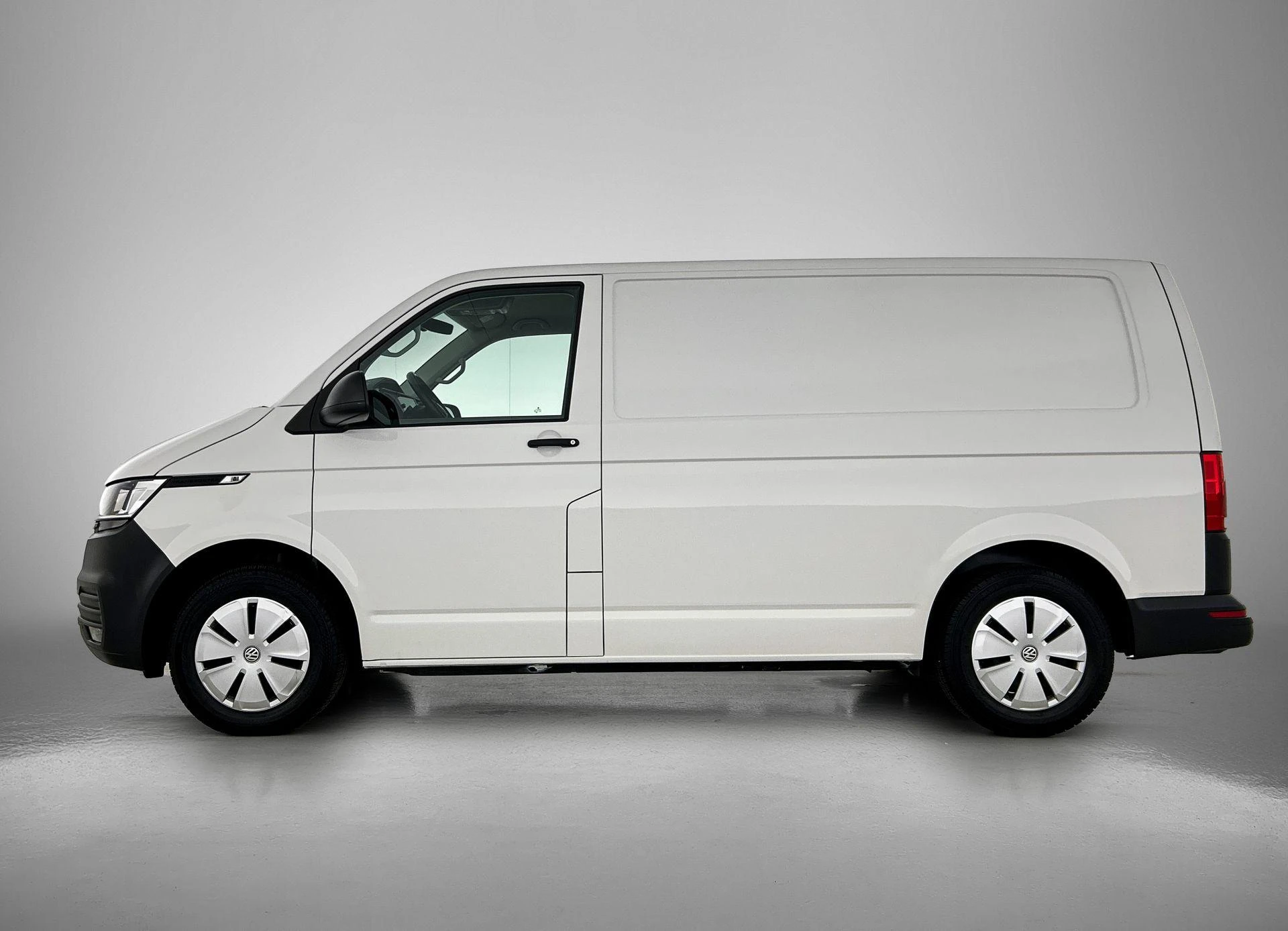 Volkswagen-Transporter-image-1