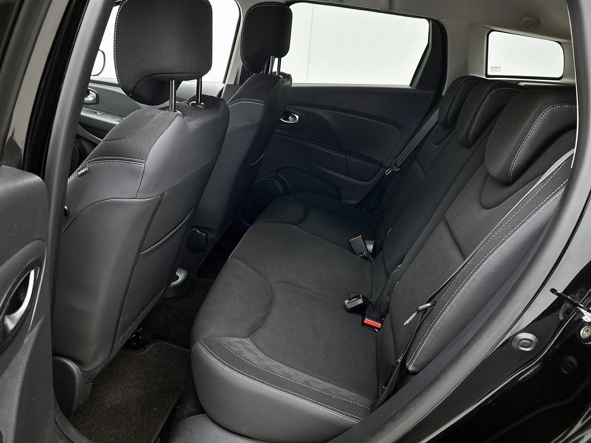 Renault-Clio-image-25