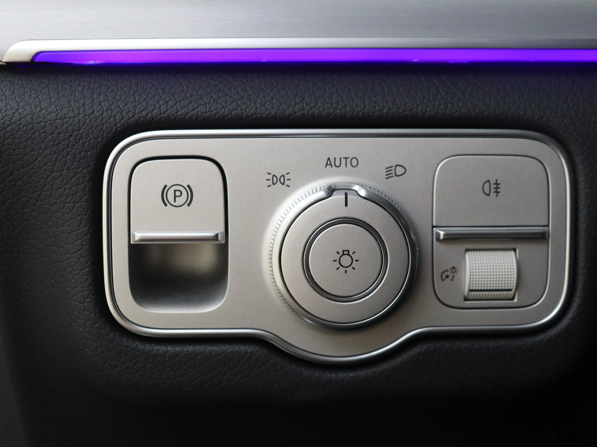 Mercedes-Benz-GLE-image-24