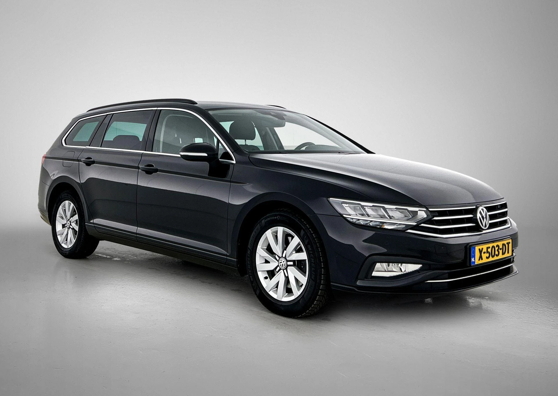 Volkswagen-Passat-image-2