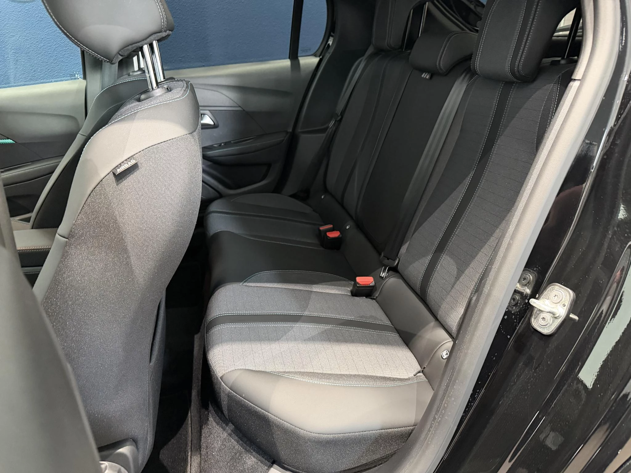 Peugeot-e-208-image-7