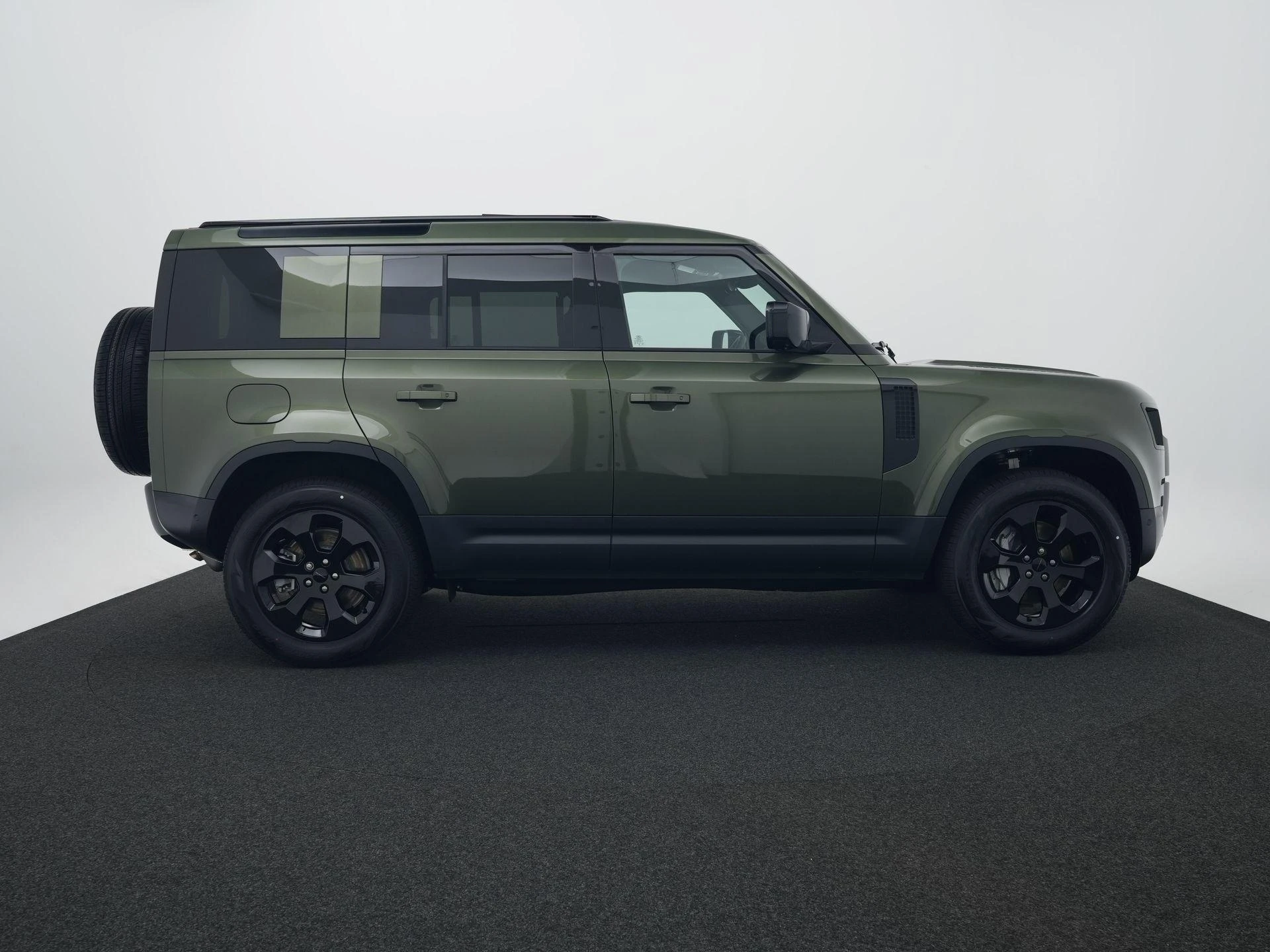 Land Rover-Defender-image-5