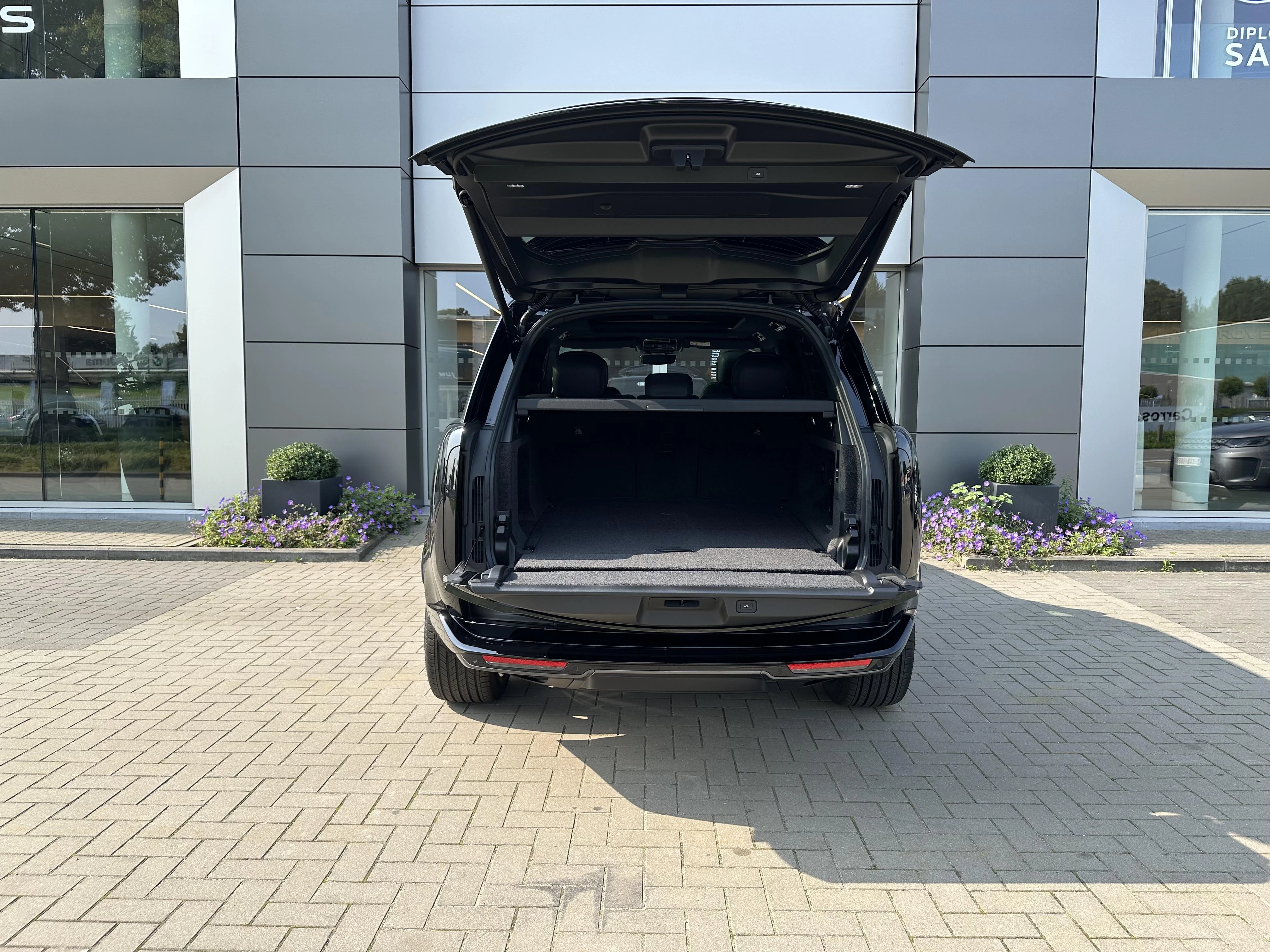 Land Rover-Range Rover-image-6