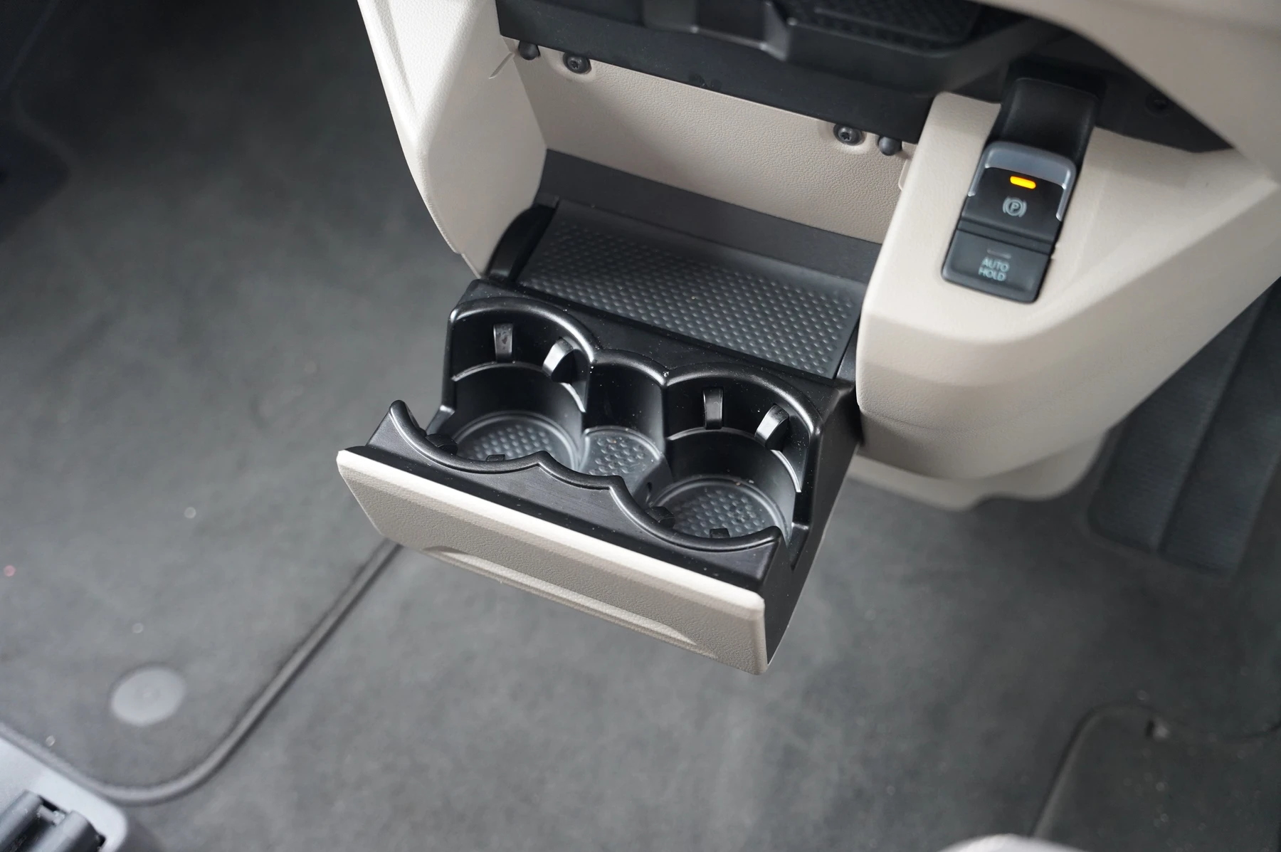 Volkswagen-California-image-28