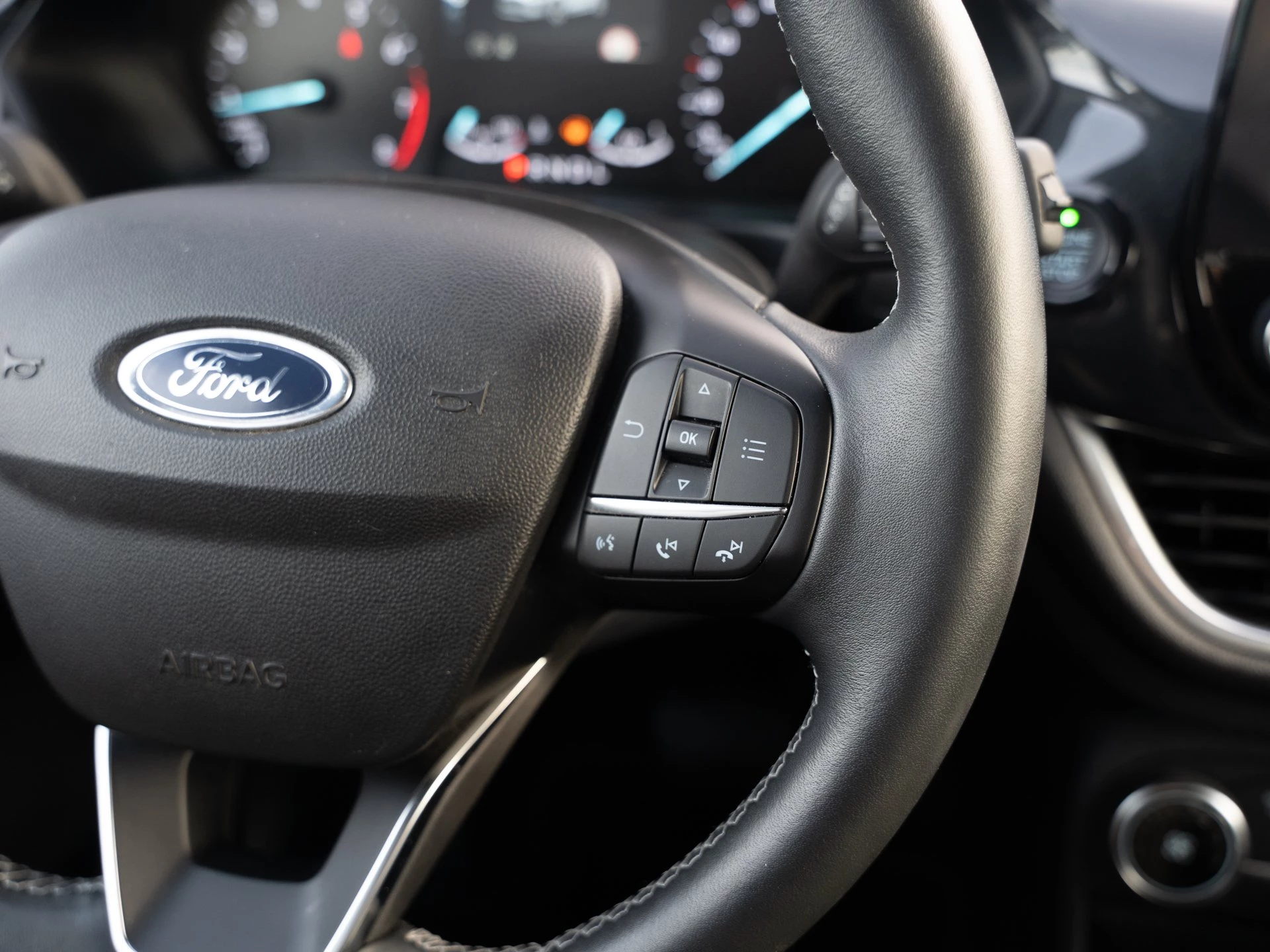 Ford Fiesta Active X Aut*AHK*ACC*NAVI*RFK*Winter-Pkt.