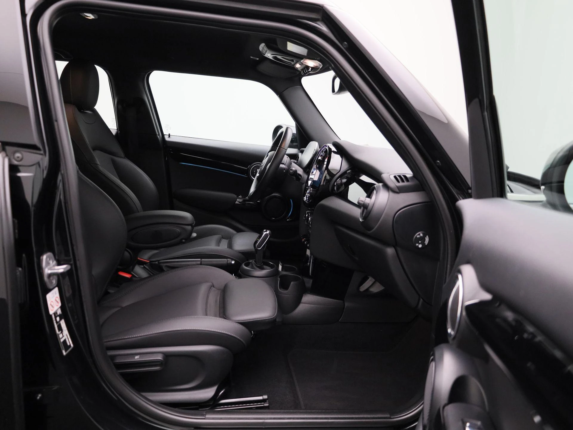 MINI-Cooper-image-31