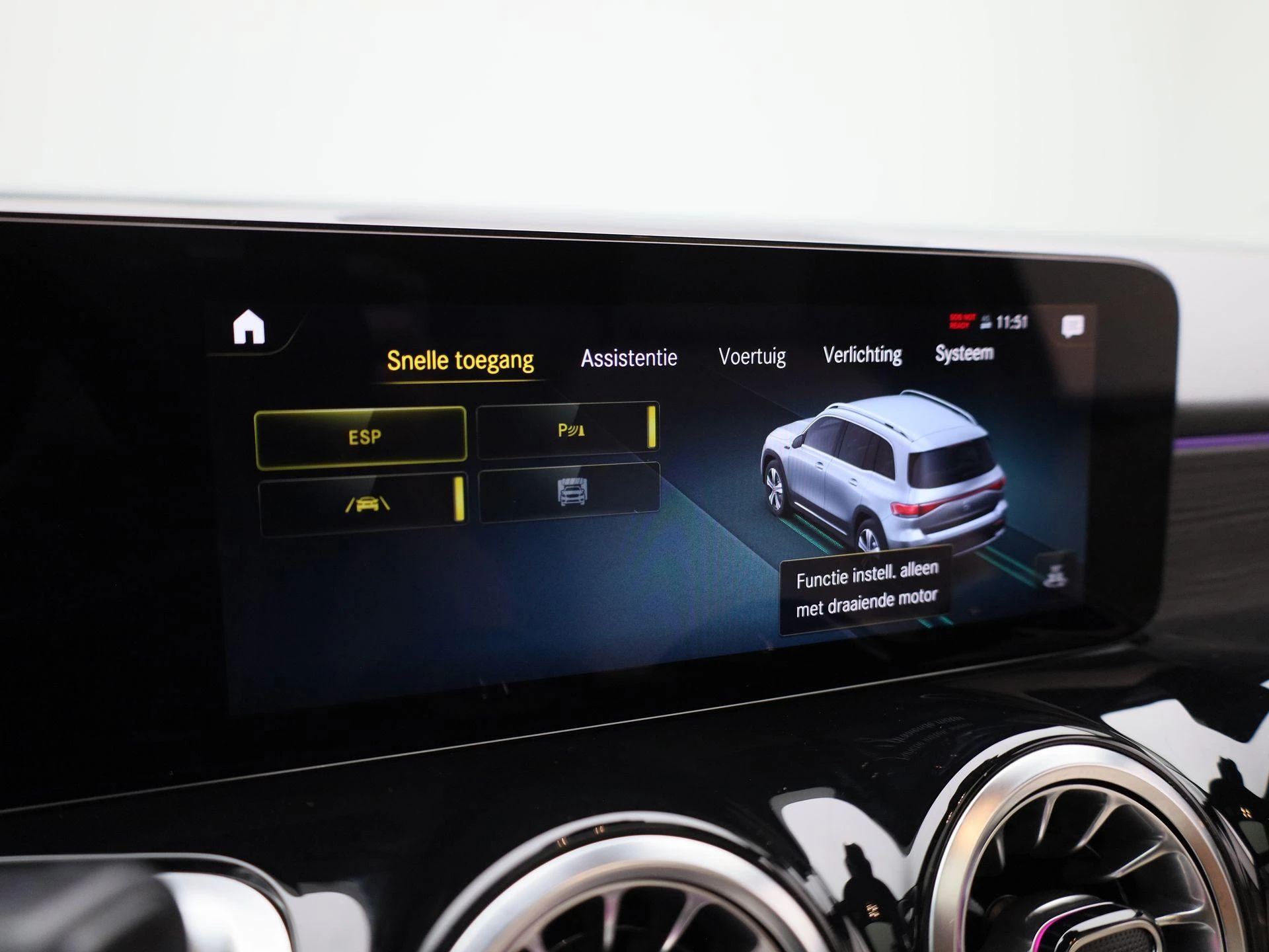 Mercedes-Benz-EQB-image-33