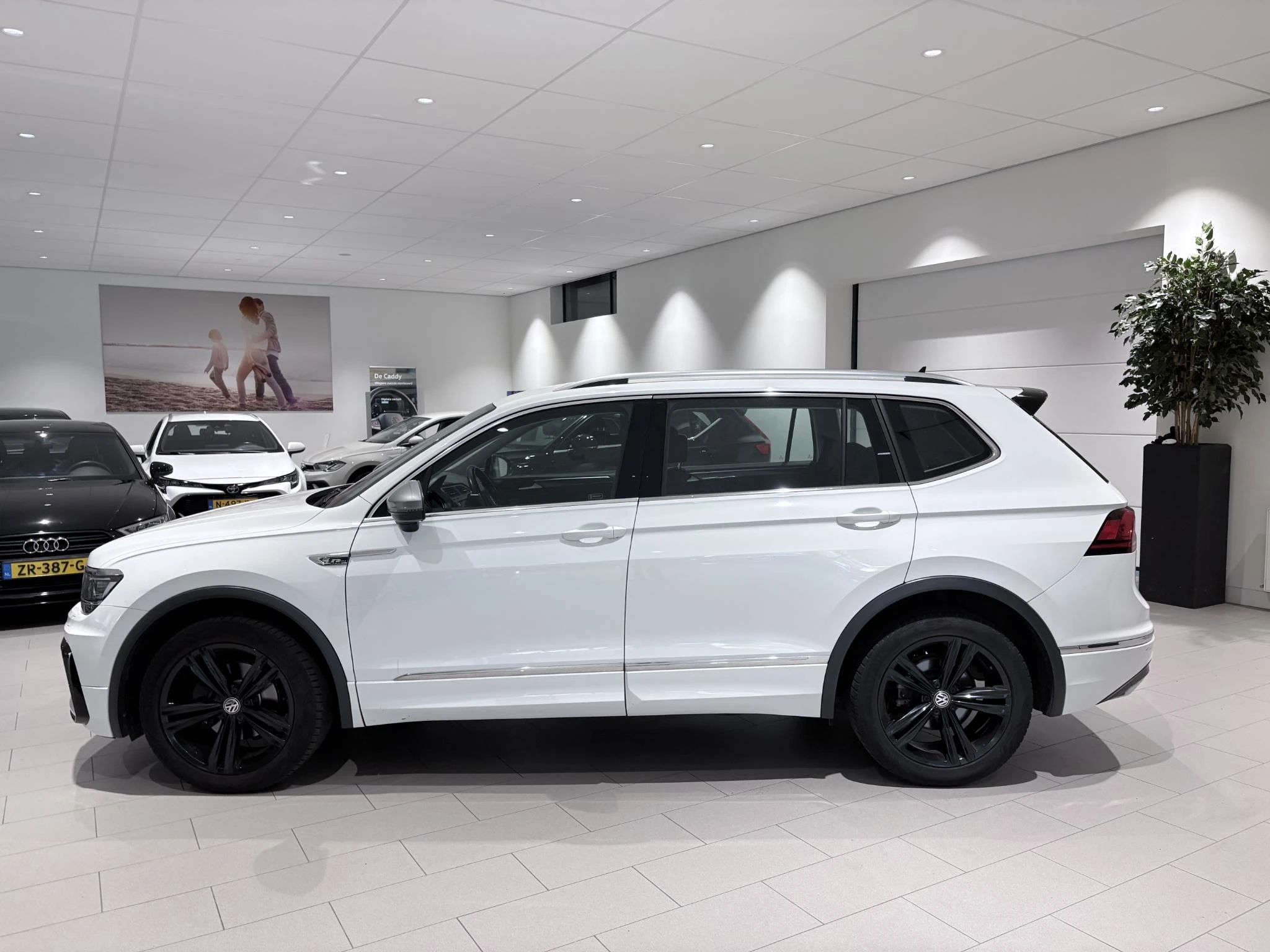 Volkswagen-Tiguan Allspace-image-2